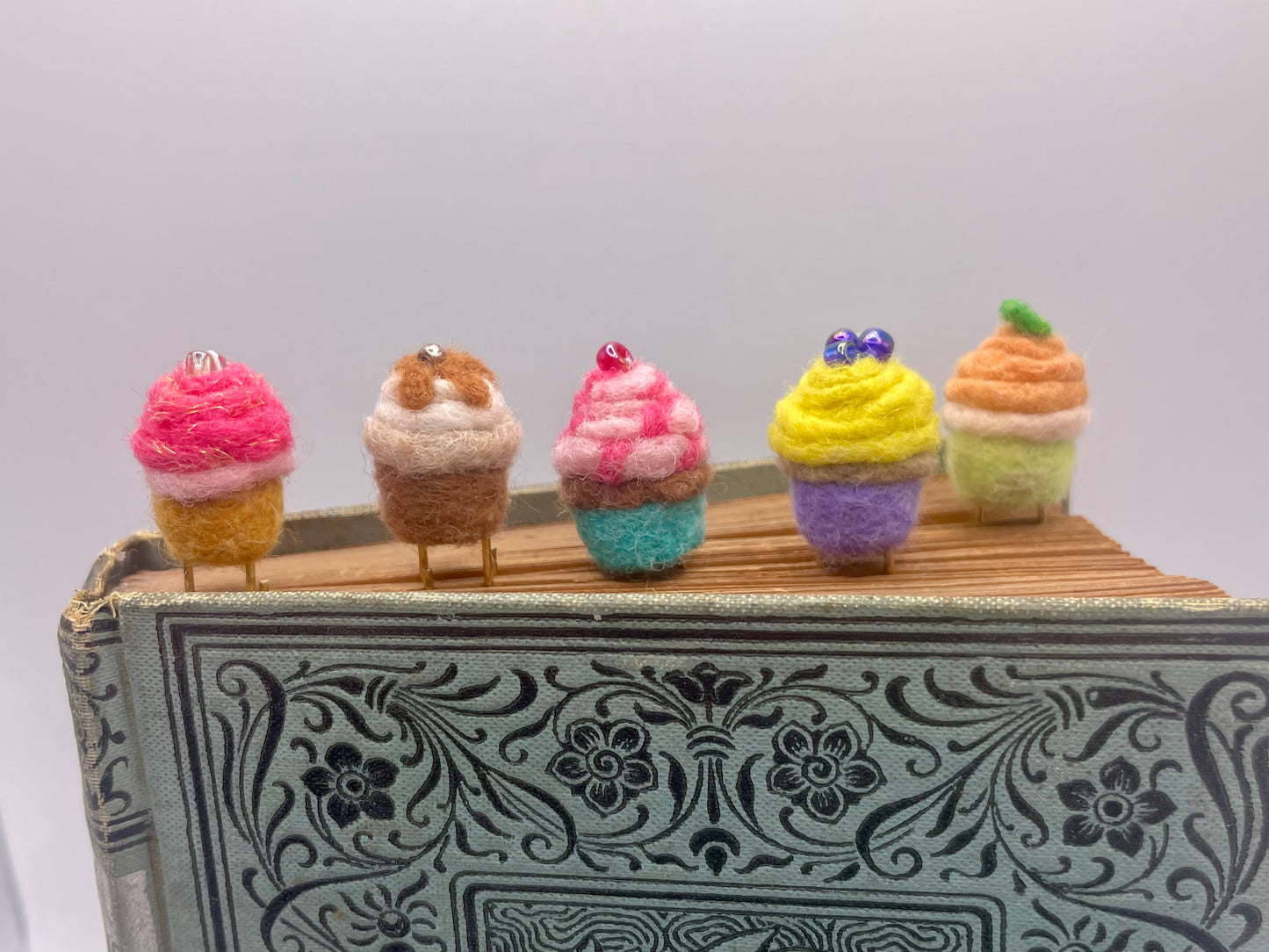 Cupcake Paper Clip